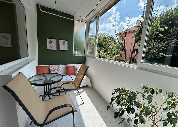 Nana's Apartament Warna