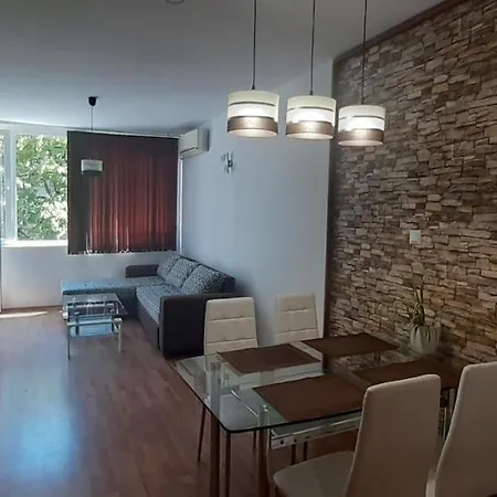 Nana's Apartament Warna